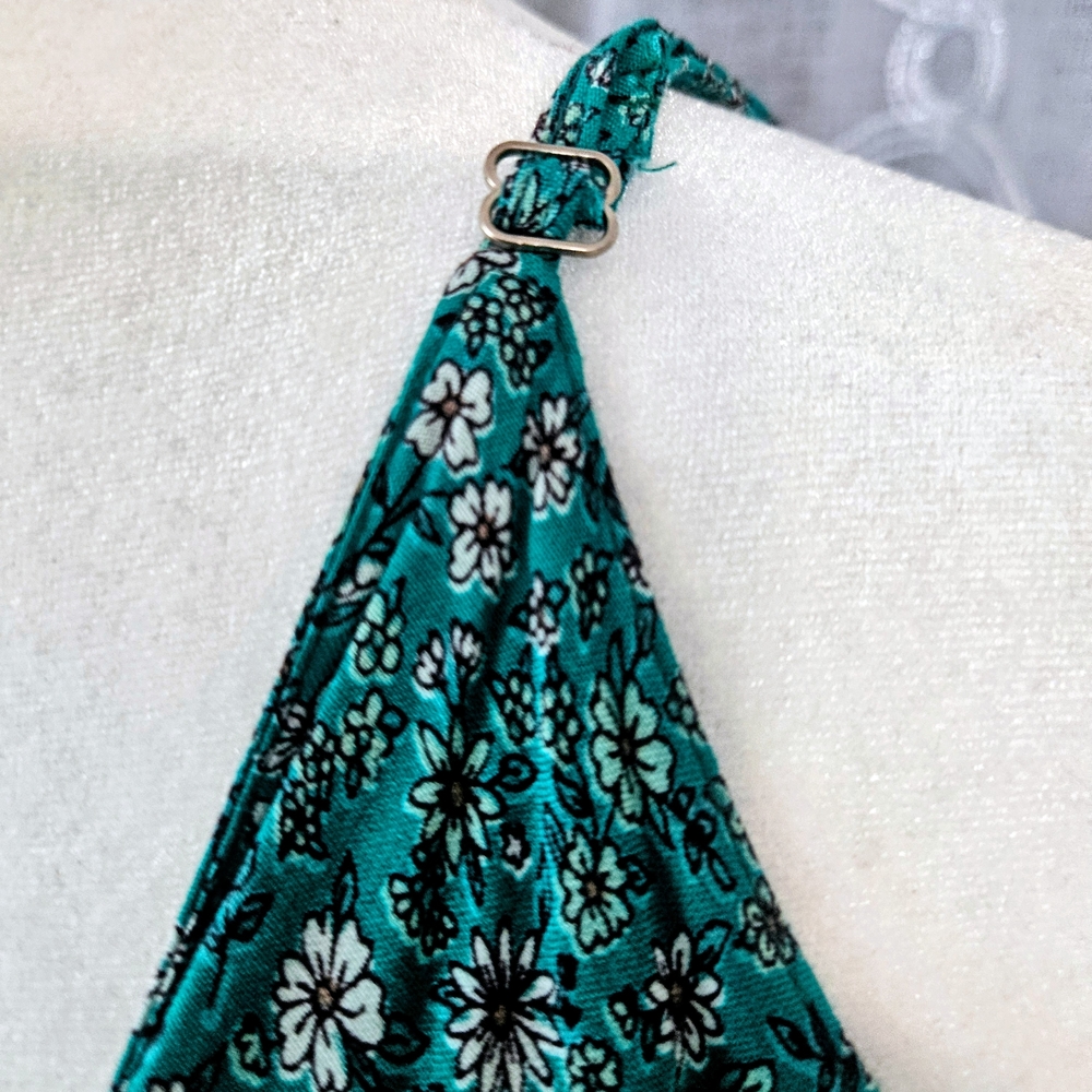 ON SALE NOW - Angie Boho Emerald Green Floral Twist-Front Midi Dress Size L - Picture 3 of 6